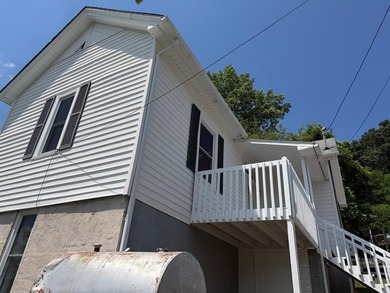 This two story home provides year round and seasonal views of - photo 42