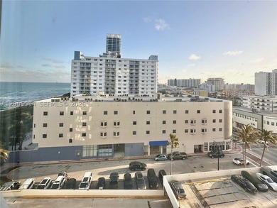 Modern 1 bed + den, 1.5 bath residence in a beachfront building - photo 5