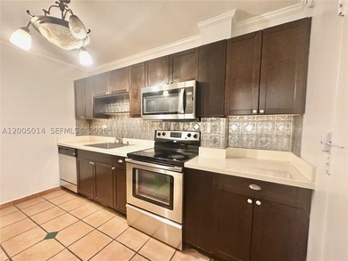 Modern 1 bed + den, 1.5 bath residence in a beachfront building - photo 10