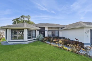 Welcome to this beautifully maintained 3-bedroom, 2-bathroom - photo 7