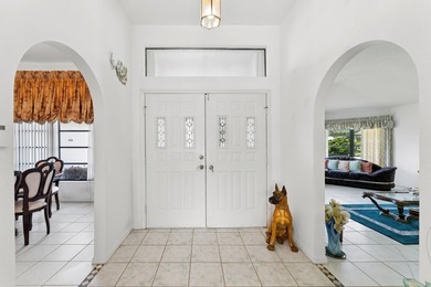 Welcome to this beautifully maintained 3-bedroom, 2-bathroom - photo 9