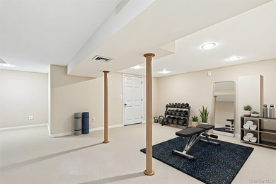 Stunning Hamptons Summer Getaway - A Perfect Blend of Comfort - photo 11