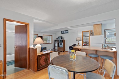 Discover coastal living in this charming 1950s cottage-style - photo 6