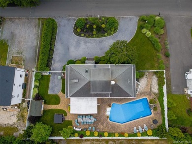Stunning Hamptons Summer Getaway - A Perfect Blend of Comfort - photo 16
