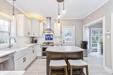 Exquisite Resort-Style Retreat in East Quogue. Recently - photo 17