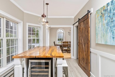 Exquisite Resort-Style Retreat in East Quogue. Recently - photo 21