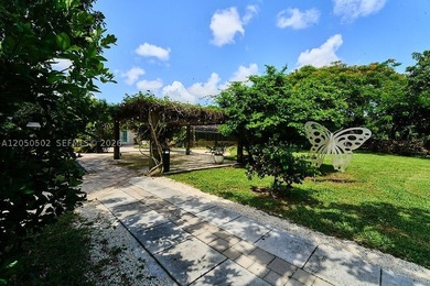 Exceptional opportunity to own a beautifully renovated 5-acre - photo 22