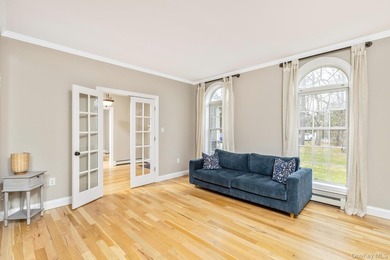 Exquisite Resort-Style Retreat in East Quogue. Recently - photo 24