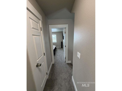 This fully refreshed, fully furnished end-unit townhouse blends - photo 25
