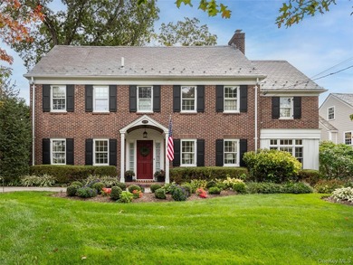 Quintessential Munsey Park - this stately, grand brick colonial - photo 1