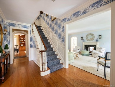 Quintessential Munsey Park - this stately, grand brick colonial - photo 4