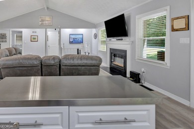 3,930sqft Private Lakefront Retreat, Modern Upgrades/230'lakefrnt - photo 36