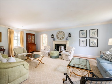 Quintessential Munsey Park - this stately, grand brick colonial - photo 6