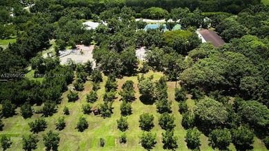 Exceptional opportunity to own a beautifully renovated 5-acre - photo 41