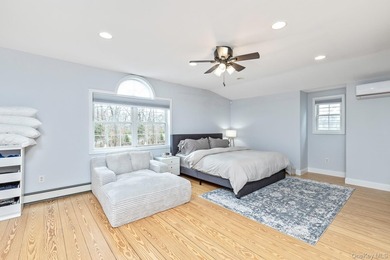 Exquisite Resort-Style Retreat in East Quogue. Recently - photo 48