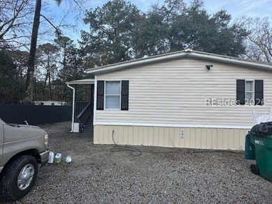 Completely remodeled double-wide in excellent condition! This - photo 2