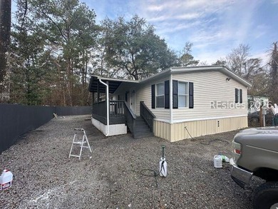 Completely remodeled double-wide in excellent condition! This - photo 3