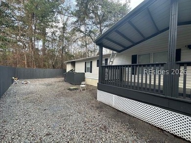 Completely remodeled double-wide in excellent condition! This - photo 7