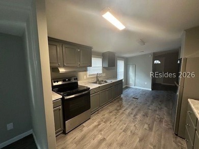 Completely remodeled double-wide in excellent condition! This - photo 8