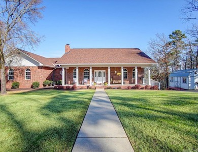 Lake Hamilton Home For Sale in Hot Springs Arkansas