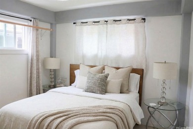 (private lake, pond, coastal) Condo Active Under Contract in Honolulu Hawaii