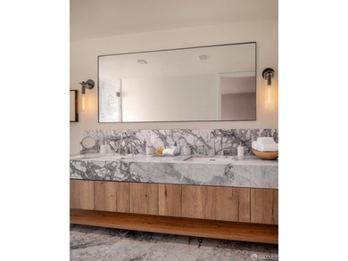 The Residences at Yerba Buena Island offer a rare opportunity to - photo 14