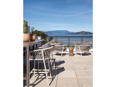 The Residences at Yerba Buena Island offer a rare opportunity to - photo 19