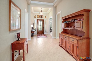 This breathtaking and spacious residence is ideally located on 4 - photo 3