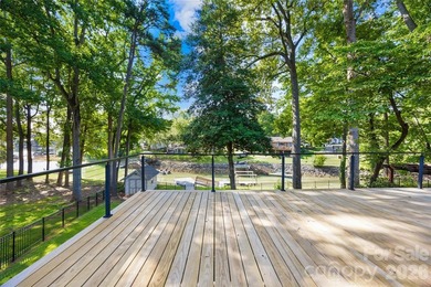 Lake Norman waterfront living at its best in this beautifully - photo 7