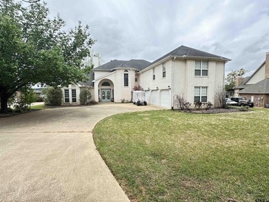 Stunning Luxury 4-Bedroom, 4.5-Bathroom Home with Guest Quarters - photo 2