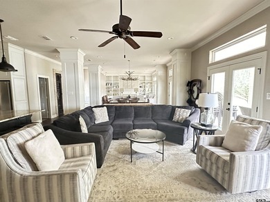 Stunning Luxury 4-Bedroom, 4.5-Bathroom Home with Guest Quarters - photo 5