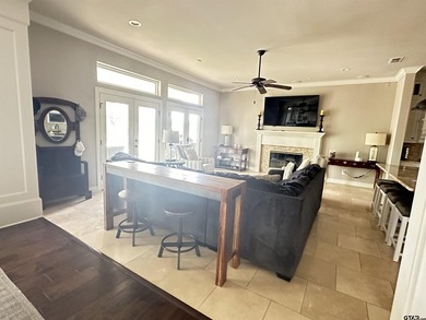 Stunning Luxury 4-Bedroom, 4.5-Bathroom Home with Guest Quarters - photo 6