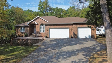 Lake Taneycomo Home For Sale in Branson Missouri