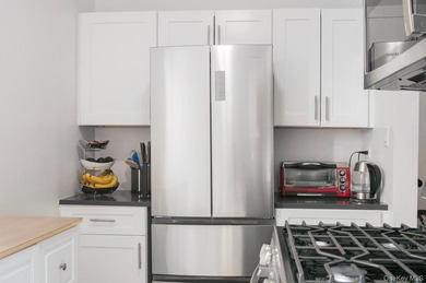 This sunlit, 1BDR apartment (top floor) has eastern and southern - photo 2