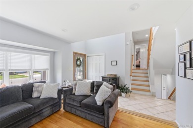 Welcome Home to this ABSOLUTELY SPECTACULAR expanded ranch in - photo 9