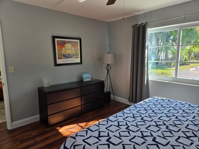 Wonderful Complex. Very well kept. Clean and a pleasure to show - photo 10
