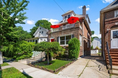 Welcome to this charming and lovingly maintained brick Colonial - photo 1