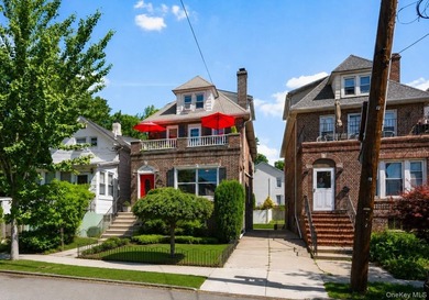 Welcome to this charming and lovingly maintained brick Colonial - photo 3