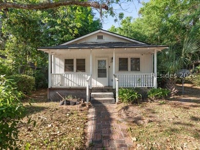 Charming 3BR/2BA Lowcountry home ideally located near historic - photo 1
