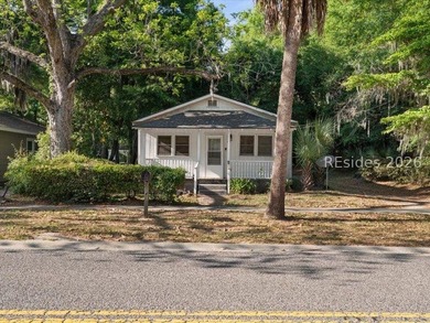 Charming 3BR/2BA Lowcountry home ideally located near historic - photo 3
