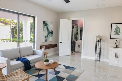 Discover this beautifully designed 5-bedroom, 4-bathroom corner - photo 14