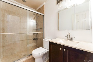 This Beautiful 1 bedroom and 1 bath in a prime location and on - photo 14