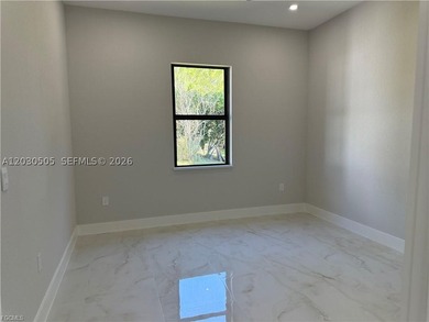 Discover this beautifully designed 5-bedroom, 4-bathroom corner - photo 19
