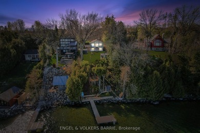 Welcome to this beautifully renovated bungalow, perfectly - photo 2
