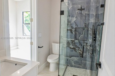 Discover this beautifully designed 5-bedroom, 4-bathroom corner - photo 25