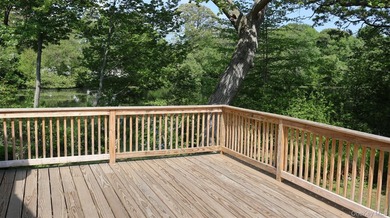 Lakefront opportunity in Lawrence Farms area of Bay Shore! - photo 4