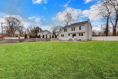 Move right into this updated 3 BR, 2.5 Bathroom, Colonial style - photo 35