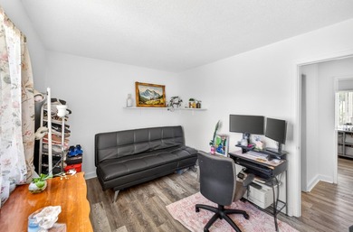 Did you say you wanted extra money? Now offering $5000 - photo 8
