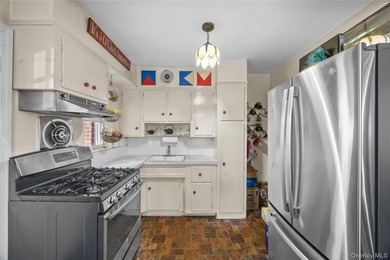 Welcome to this nice semi-attached single-family townhouse - photo 13