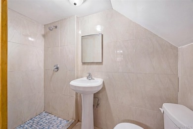 Welcome to this nice semi-attached single-family townhouse - photo 24
